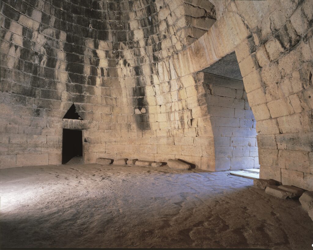 Ο Θολωτός Τάφος του Ατρέως (εσωτερικό)