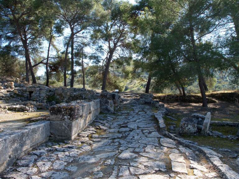 Βασιλική Έπαυλη Αγίας Τριάδας