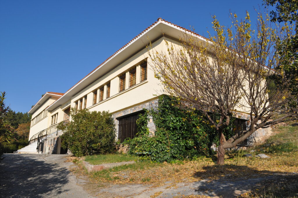 Σπήλαιο και Μουσείο Πετραλώνων