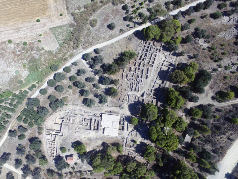 Βασιλική Έπαυλη Αγίας Τριάδας